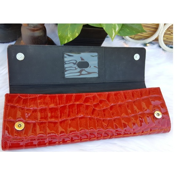 Faux Snakeskin Red Hand Clutch Purse Elegant - Picture 6 of 6